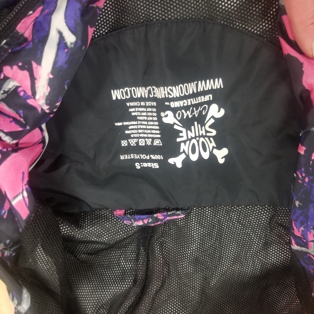 Light windbreaker - Picture 2 of 2